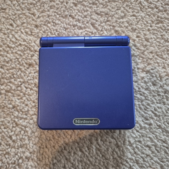Gameboy Advance SP - Picture 2 of 7